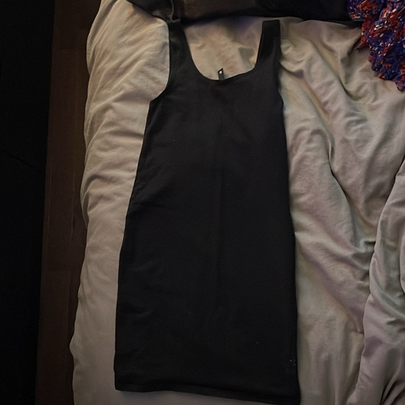 Divided black summer dress - Picture 2 of 2